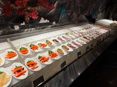 -雍容荟帝王蟹活龙虾展台自助(IFS黑金店)