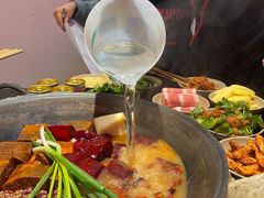 -四小区火锅·巷子里的重庆火锅(花照壁店)