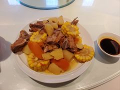 番茄玉米煲龙骨-汤城小厨•粤菜•靓汤(苏州街店)
