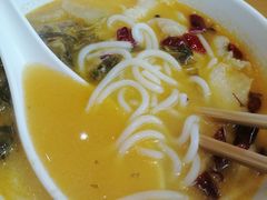 -三千粉牛肉米粉(来客茂店)