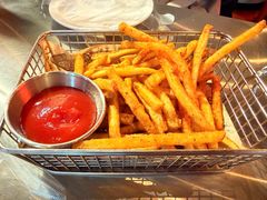 -BHC炸鸡(明洞总店)