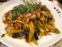 -拿渡·水煮鱼麻辣香锅(王府井奥莱·香江小镇店)