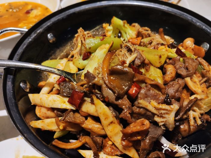 老房子(欢乐海岸店)麻辣什锦锅图片