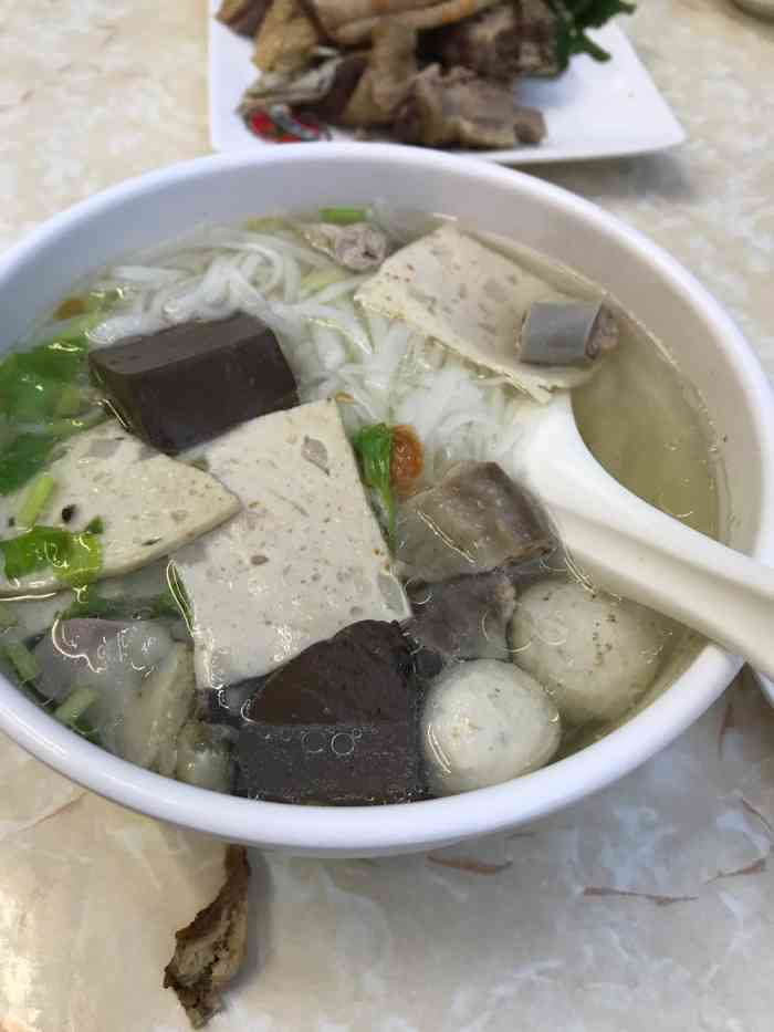 乌弟新亨粿条汤-"作为潮汕人,深知新亨粿条的出名,这家的粿.