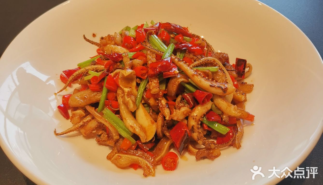           艳阳天的青椒烧乌龟