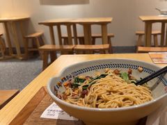 -呼啦面馆·头牌豌杂面(建新东路店)