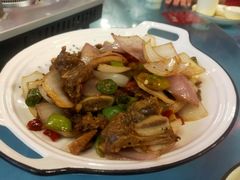 -刘姐啤酒鱼民族演艺餐厅(西街总店)