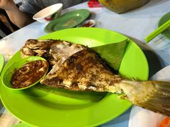 -明记烧鱼美味店