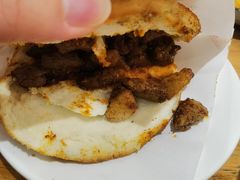 烤羊肉夹饼-嘻小北·兰州清汤牛肉面(太平洋森活天地店)