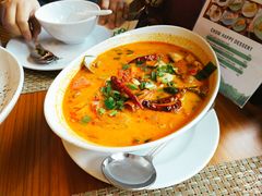 -Chom Cafe and Restaurant