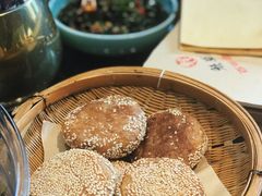 麻酱烧饼-魁盛居百年鲁菜馆(中林路店)