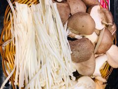 金针菇-尚合里潮汕牛肉火锅(海沧店)