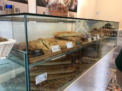 面包甜点陈列柜-老梦面包 CHEZMOREL(三源里店)
