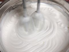 打奶油-食间旅人DIY烘焙工作室