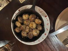 香煎火腿小蘑菇-BROWNSTONE布朗石西班牙餐厅(富城店)