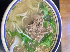 -云阿蛮云南生烫牛肉米线(奉贤路店)