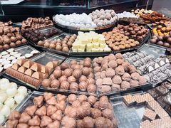 -Laderach 莱德拉(上海环贸iapm店)