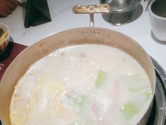 -洪氏嗨捞·广东猪肚鸡·椰子鸡火锅(西咸万象城店)
