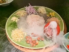 -得意咚瓜·顺德鱼生·冬瓜火锅(深圳首店)