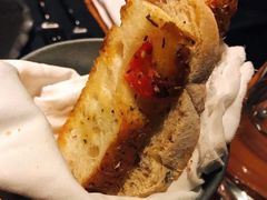 餐前包-AZUL by FUEL蓝色·法式酒馆(琶醍店)