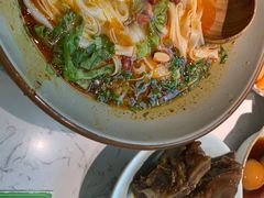 招牌牛大骨圆粉-百春原湖南牛肉粉(百联世纪店)