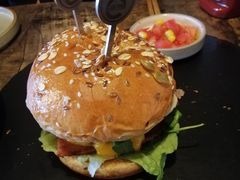 -HIGH FIVE哈福手工汉堡(桂林路店)