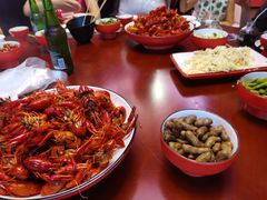 -虾弄弄海派小龙虾·牛羊蝎子火锅