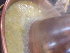 -果松木炭酸菜铜火锅·外婆参鸡汤