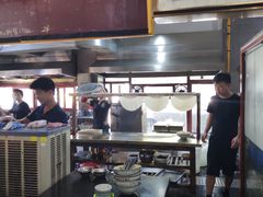 -裕新楼粉面馆·石磨手工粉(四方坪店)