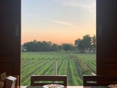 -Chom Cafe and Restaurant