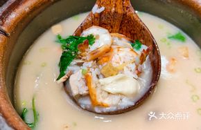 Beauty-Enhancing Fish Maw Porridge