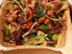 -老滇山寨•云南特色菜•地方菜•民族风情歌舞表演(金碧店)