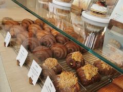 -VERIE BAKEHOUSE
