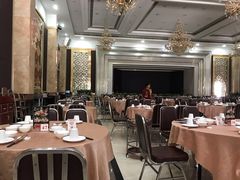大堂-轩记海鲜餐厅·四十五年老字号·经典粤菜(西区彩虹店)