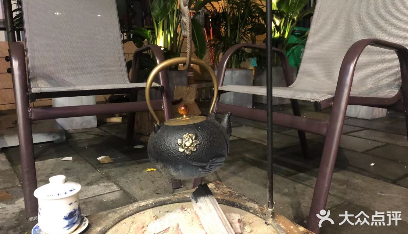 今天排队才吃到的，排队时可以烤火，还可以