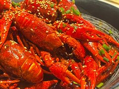 -肥肥虾庄·金牌油焖大虾(汉街SKP店)