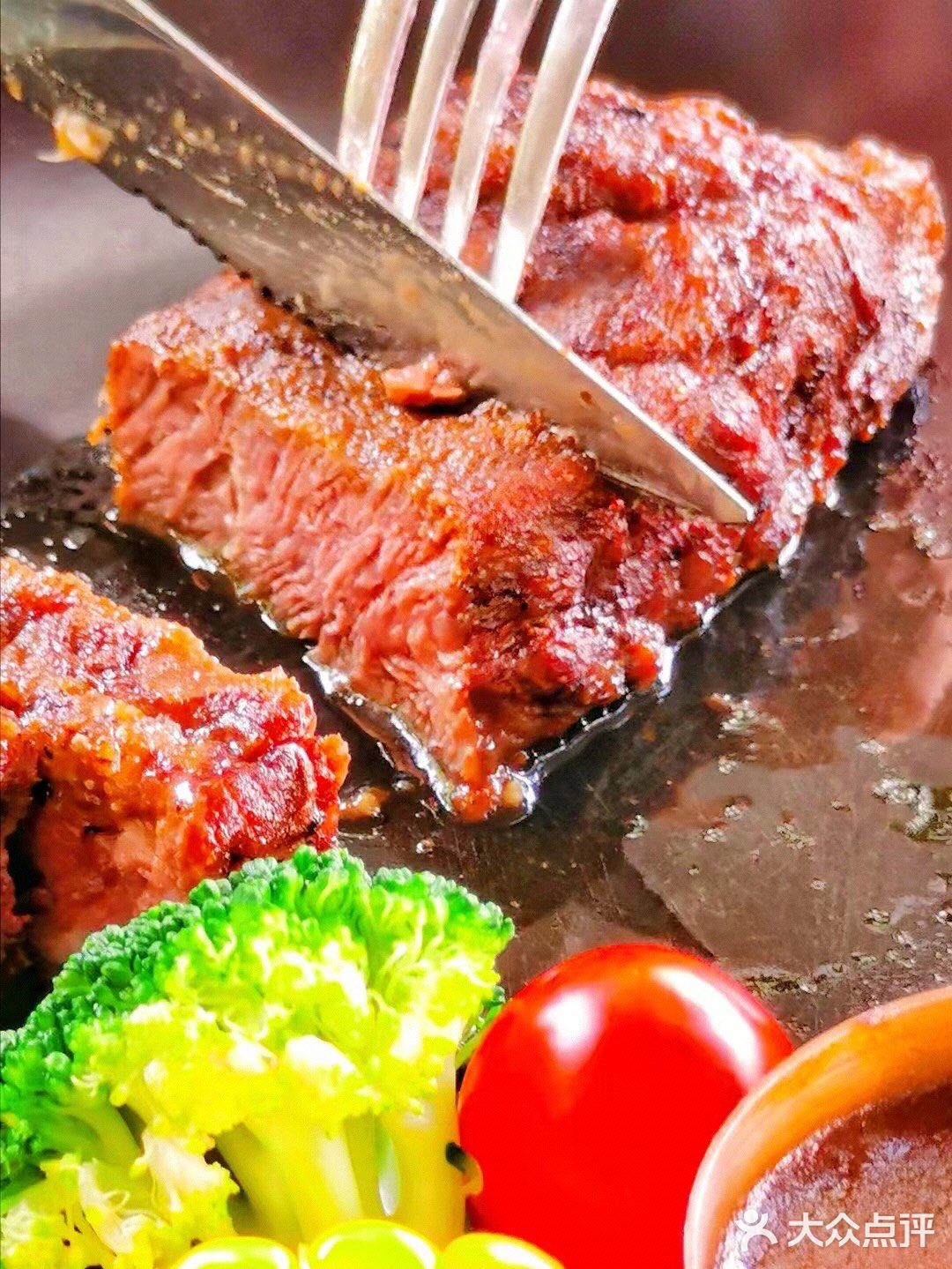 广州🈶️这么一处艺术欣赏与美食兼🉐️的湖畔胜地！