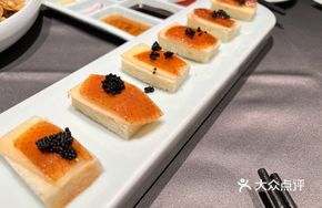 Crispy Duck Skin Sandwich