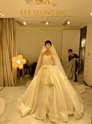 点击看大图 -GRACE KELLY婚纱与礼服(北京店)