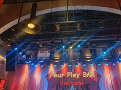 -FOUR PLAY BAR