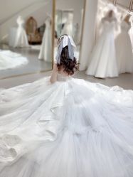 -艾米丽婚纱礼服