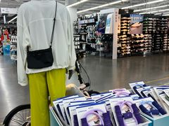 -迪卡侬(苗岭路店)