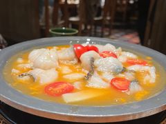 版纳野果酸汤鱼-云海肴·汽锅鸡·云南代表菜(美罗城店)