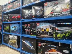 -逝水玩具折扣店