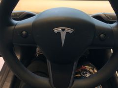 -TESLA 特斯拉(上海太古汇体验店)
