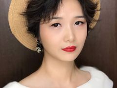 -金夫人化妆摄影职业培训学校