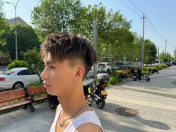 -东方美妍小鹏造型