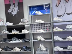 -SALOMON萨洛蒙(长沙国金街店)