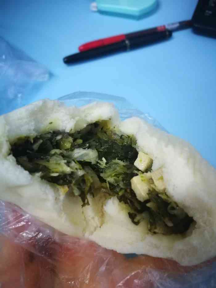 乐麦蒸坊(进香河店)-"包子很好吃~菜包甜甜的~面皮发的很好~荠.