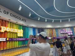 -m豆巧克力世界(上海世茂广场店)